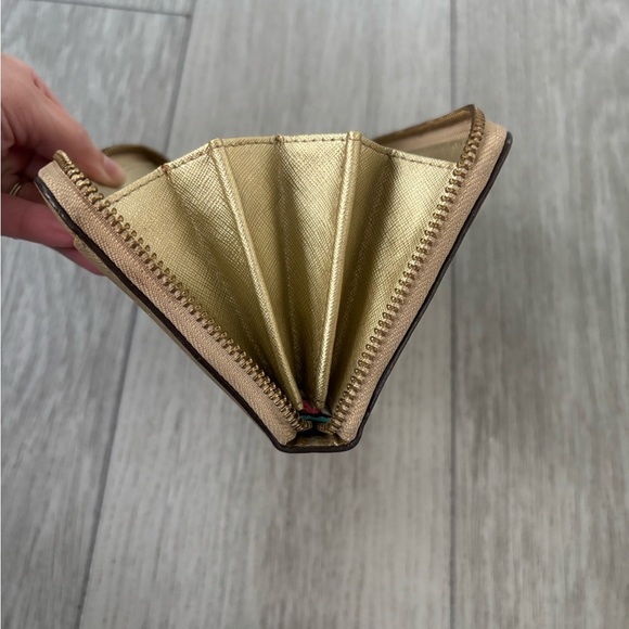 Kate Spade Spencer Metallic Slim Continental wallet. - Picture 8 of 14